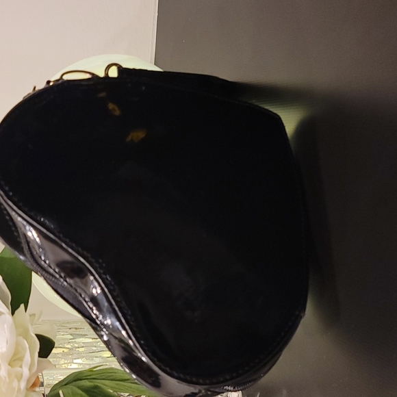 Betsey Johnson Heart Shape Wristlet - Picture 4 of 8